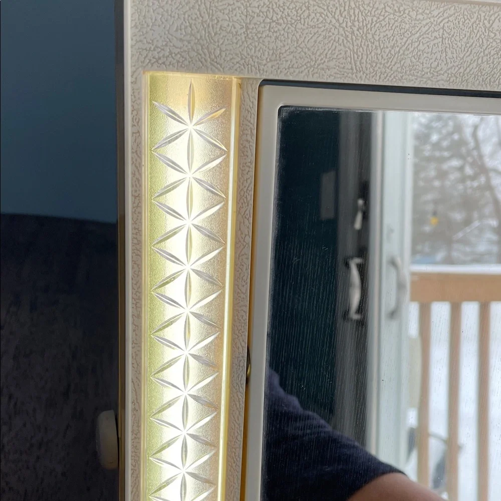 Vintage GE Lighted Make-up Mirror